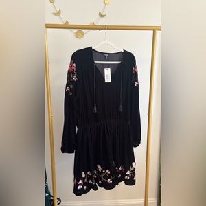 NWT a.n.a. Embroidered mini dress in black velvet - XL